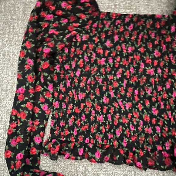 Art Class Black Red Floral Print Smocked Sheer Long Sleeve Top Size Large 10-12 - Picture 4 of 8